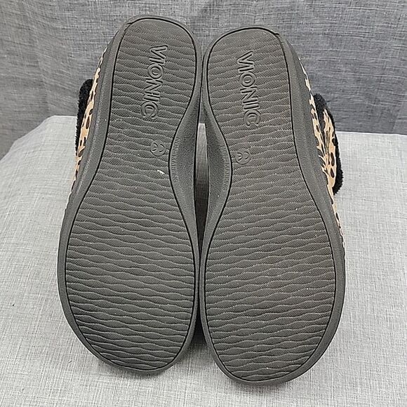 VIONIC Vanah Women's Faux Suede Slipper Boots Tan Animal Leopard Print sz 7 - Picture 8 of 9